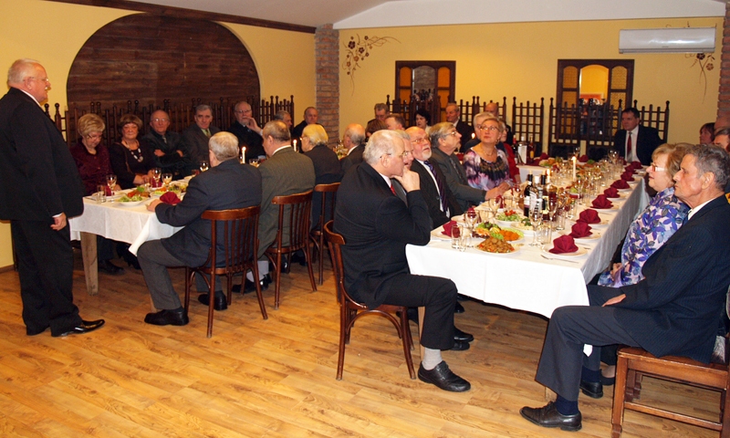 Sarīkojums «Aveņos» šogad pulcēja rekordskaitu «sarkano baronu un baronešu».
Autors: Antra Ērgle