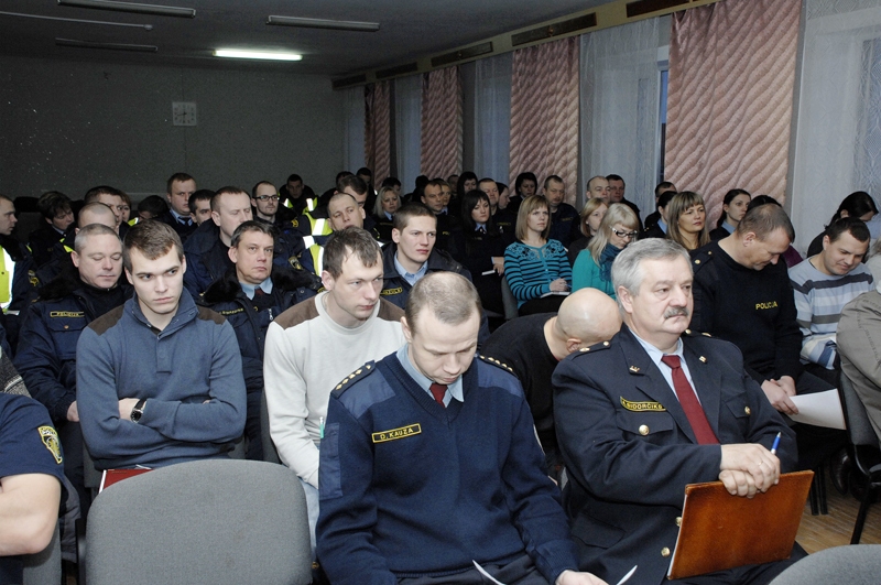 Valsts policijas Zemgales reģiona pārvaldes Bauskas iecirkņa darbinieki 16. janvārī tikās ikgadējā pārskata sapulcē. 
Autors: Foto – Ivars Bogdanovs