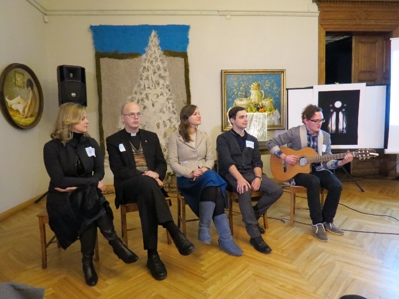 Janvārī, pieminot 1991.gada barikāžu notikumus, kustības «Mans Doms» vēstnieki un jaunās Rīgas Doma vitrāžas autors Krišs Zilgalvis tiksies ar barikāžu dalībniekiem dažādos Latvijas novados.
Autors: talsumuzejs.lv