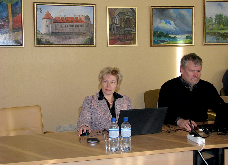 Savā pēdējā domes sēdē, esot deputātes statusā, Aija Spriņķe bija vienīgā pārstāve no apvienotā Reformu partijas un Latvijas Atdzimšanas partijas saraksta. Viņas kolēģa Aleksandra Novicka vieta domes sēžu zālē bija tukša.
Autors: Vilnis Auzāns