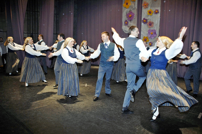 «Līduma» dejotāji pērnā gada skatē rādīja izcilu izpildījumu, tāpēc saņēma augstākās pakāpes diplomu.
Autors: no «Bauskas Dzīves» arhīva