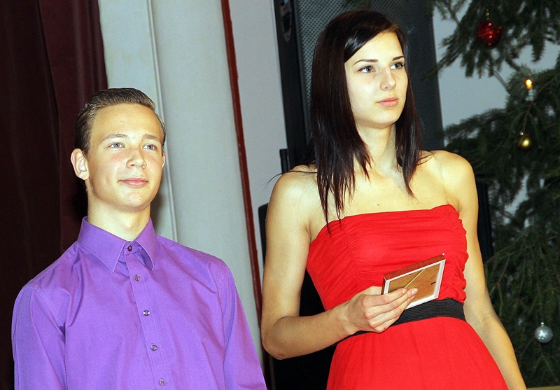 Medaļnieki. Roberts Gļauda kļuva par Latvijas čempionu daudzcīņā, savukārt Solvitai Dzilnavai bronzas godalga.
Autors: no «Bauskas Dzīves» arhīva