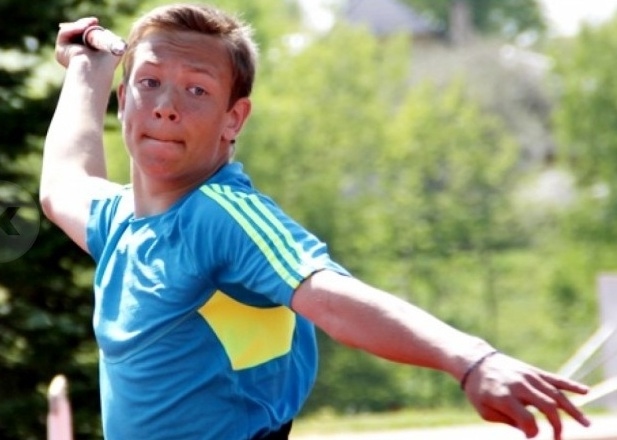 Dome finansējumu dalībai mācību treniņu nometnē Portugālē piešķīra arī valsts jaunatnes izlases komandas kandidātam šķēpa mešanā Robertam Gļaudam.
Autors: No arhīva.