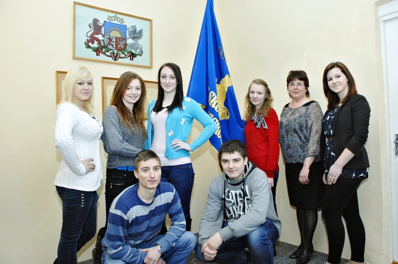 Pilsrundāles vidusskolas 12. klase.
Autors: Foto – Ivars Bogdanovs