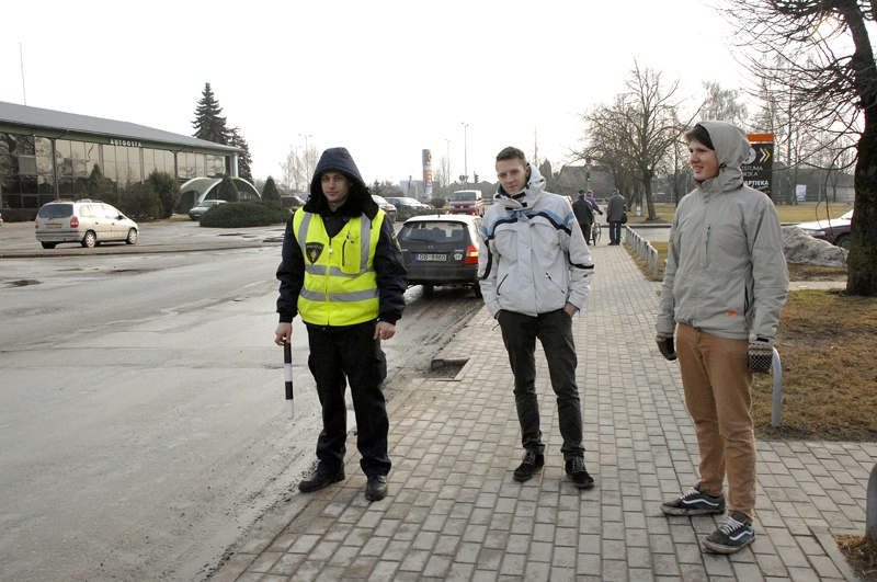 Valsts policijas Bauskas iecirkņa ceļu policista, kārtībnieka Matīsa Svikšas darbu 