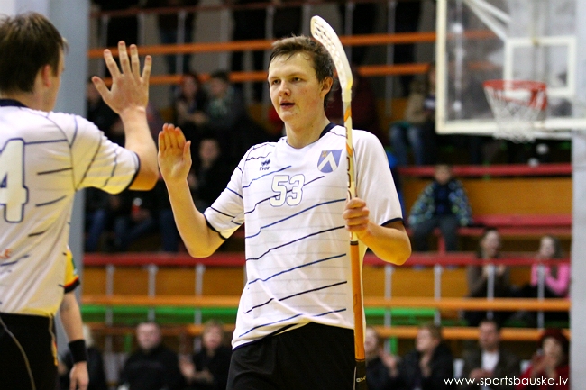 Valdi Vāveru atzina par labāko spēlētāju FK «Bauska» komandā. 
Autors: Elīna Gruncka, sportsbauska.lv