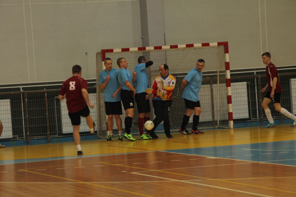 «Rundāle» izpilda soda sitienu pa «Codes» vārtiem.
Autors: Uldis Varnevičs