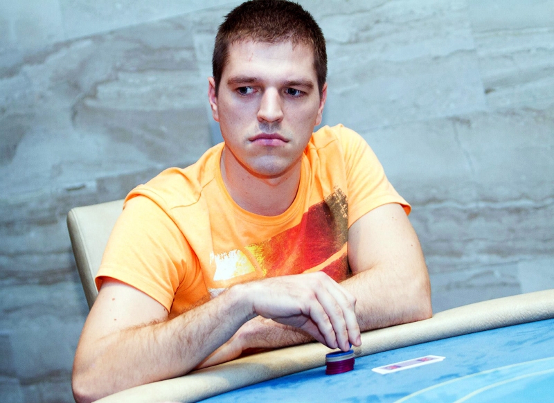 Kaspars Priedols 2013. gada Latvijas čempionātā «Texas Hold’em 6-max» pokerā izcīnīja 9. vietu. 
Autors: no K. Priedola albuma