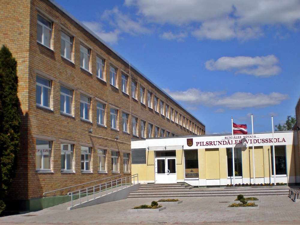 Pilsrundāles vidusskolu renovēs , lai uzlabotu ēkas energoefektivitāti.
Autors: Foto no «Bauskas Dzīves» arhīva.