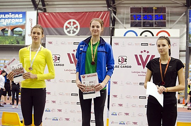 Solvita Dzilnava (no labās) izcīnīja trešo vietu augstlēkšanā. 
Autors: Foto – S. Verpakovska, lat-athletics.lv