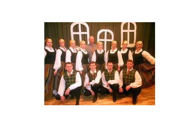 Vidējās paaudzes deju kopa «Dzirnavnieki».