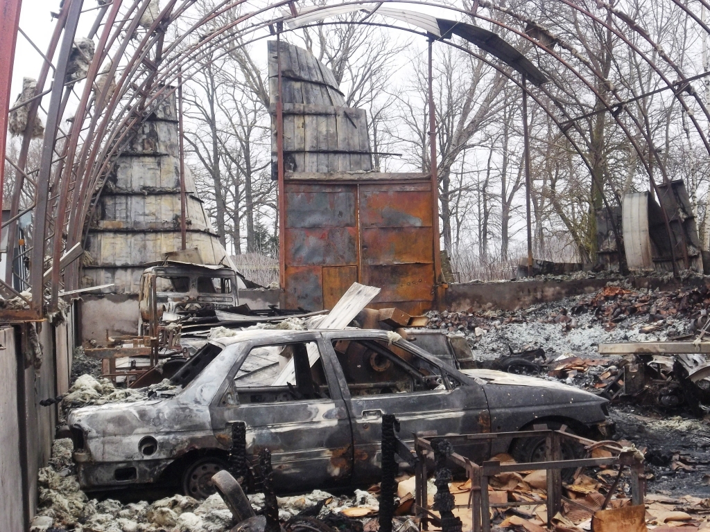 Piektdienas vakarā Bauskas novada Gailīšu pagastā nodedzis angārs ar divām kravas un vienu vieglo automašīnu.
Autors: Sandra Danosa