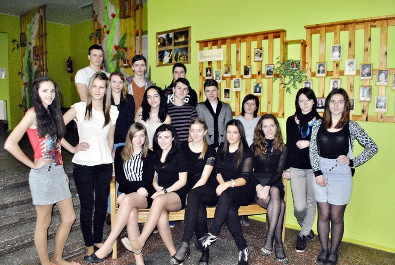 ĪSLĪCES VIDUSSKOLAS 9.a KLASE.
Autors: Foto – Māris Krūmiņš