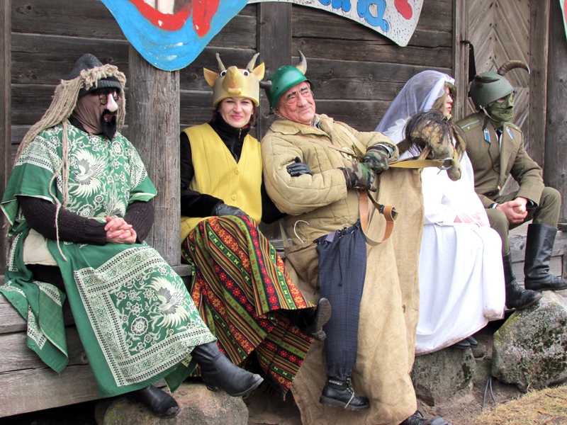 Folkloras kopa «Dreņģeri» Užgavēņa svinībās Lietuvā.
Autors: S. ROTBERGA