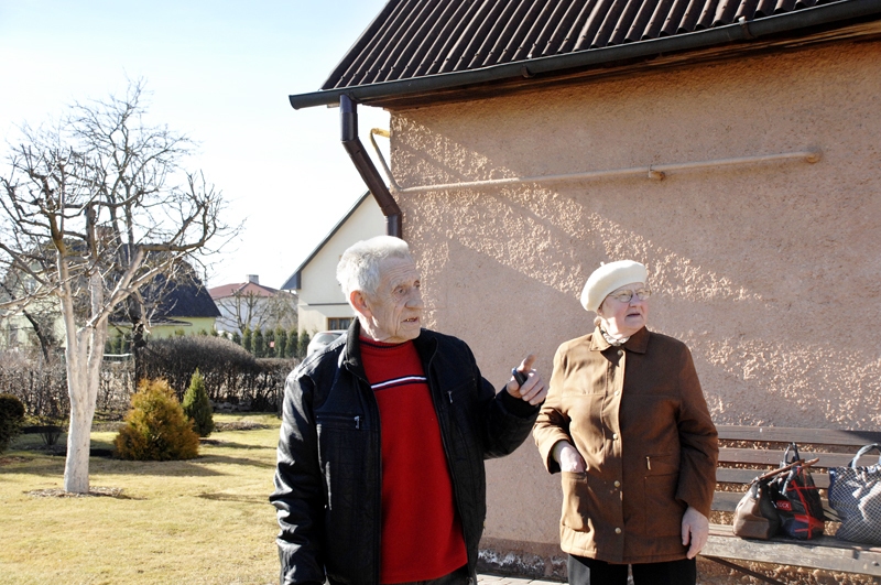 Baušķenieku Mārītes un Ojāra Bundzinsku mājai Kraujas ielā savulaik tika piešķirts apbalvojums «Pateicība par sakoptu īpašumu 2006». Saimnieki atzinīgi vērtē šādas skates atjaunošanu. 
Autors: Foto – Ivars Bogdanovs