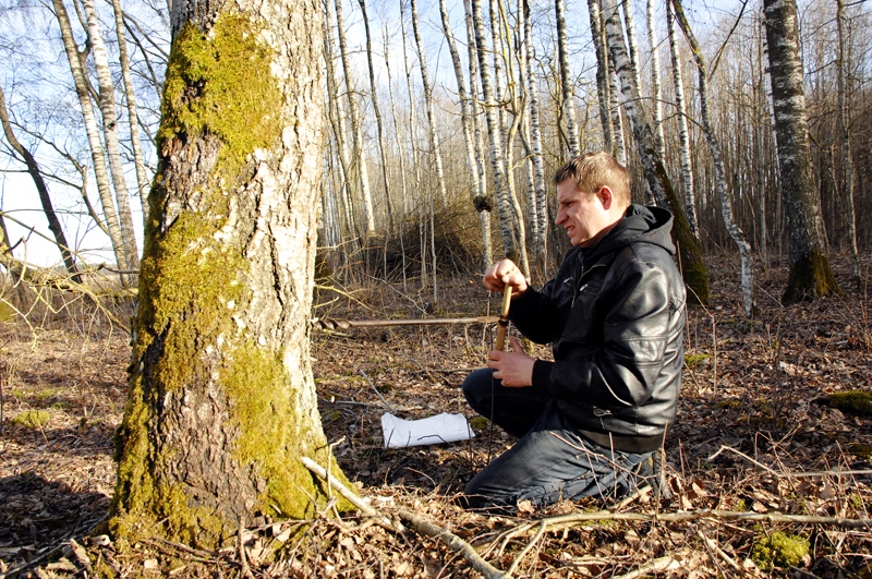 Egīls Dabris šonedēļ ieurbis pirmajā bērzā, lai sāktu sulu tecināšanas sezonu. 
Autors: Foto – Ivars Bogdanovs