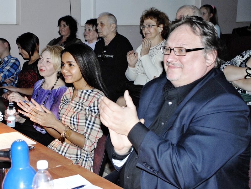 Žūrija. Priekšplānā – tās patstāvīgs dalībnieks Aivars Auziņš.
Autors: Ivars Bogdanovs