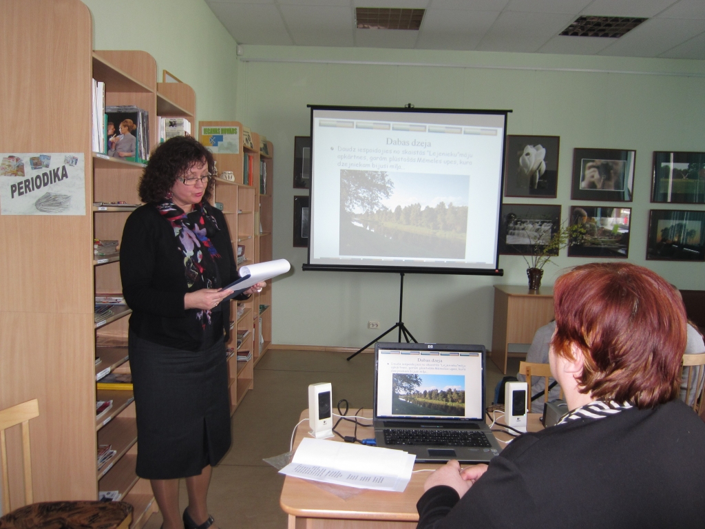 Autors: no bibliotēkas albuma