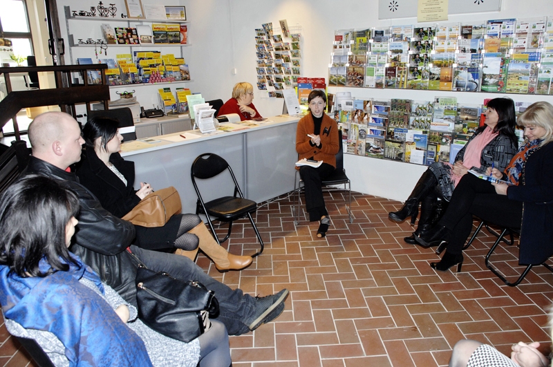 18. martā Bauskas TIC telpās notika pirmā darba sanāksme, kurā pulcējās ieinteresētās personas, lai meklētu novadam raksturīgāko ēdienu.
Autors: no «Bauskas Dzīves» arhīva