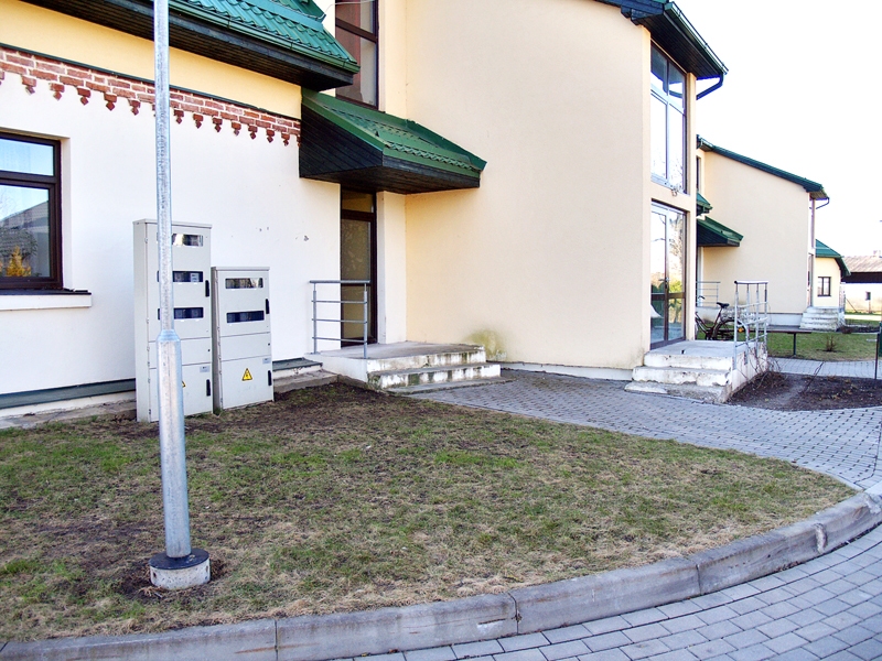 Aizupiešu mājas būvniecībā tika ieguldīta liela nodokļu maksātāju nauda, tomēr slikti paveiktie darbi ir grūti izlabojami un sagādā neērtības iedzīvotājiem.
Autors: Foto – Antra Ērgle