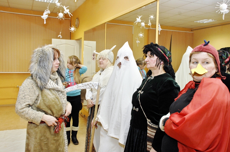 Meteņdienā tradīcija pārģērbties piedien pieaugušiem cilvēkiem.
Autors: no «Bauskas Dzīves» arhīva