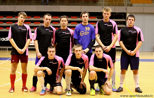 Ceraukstieši izkļuva no grupas turnīra un startēja finālposmā, kurā sacentās astoņas labākās vienības no 19 komandām.
Autors: sportsbauska.lv