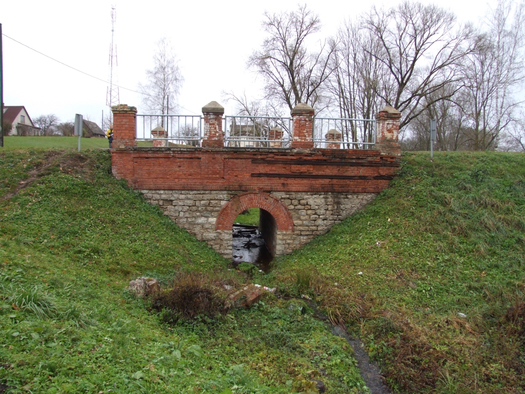 Būves rekonstruētājiem būs jārūpējas par tilta vēsturiskā izskata saglabāšanu. Remonta darbu laikā uz estrādes pusi plānots izbūvēt pagaidu tiltu. 
