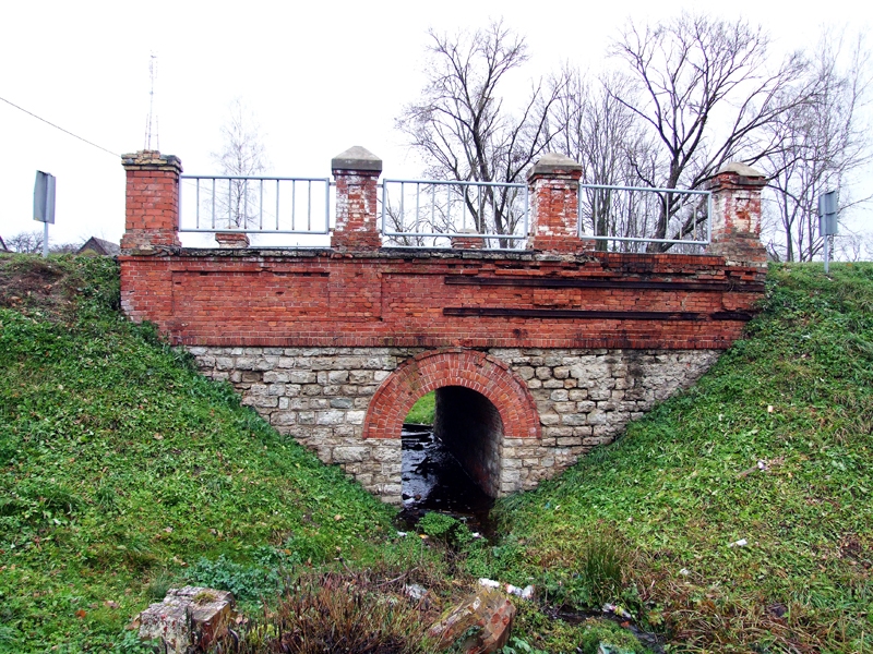 Riju strauta tilts. Būves rekonstruētājiem būs jārūpējas par tilta vēsturiskā izskata saglabāšanu.
Autors: publicitātes foto
