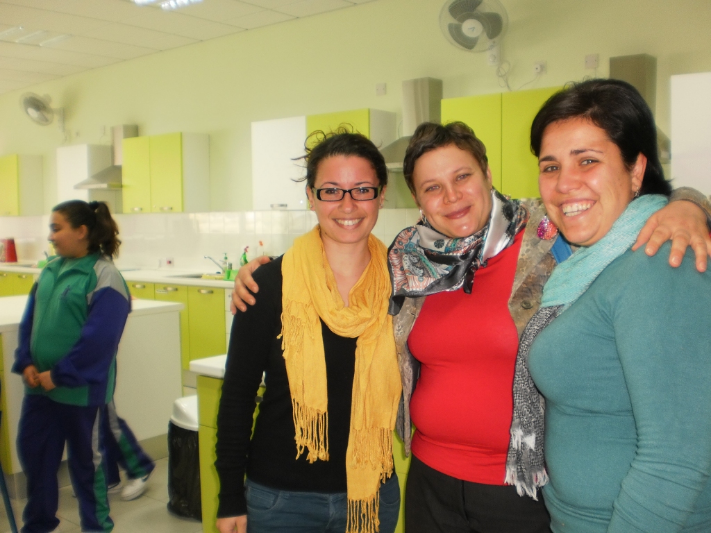 Iecavas internātpamatskolas pedagoģe Iveta Putniņa (vidū) mūžizglītības programmā «Comenius» 24. – 28. martā apmeklējusi profesionālās pilnveides kursus Maltas pilsētā Sliemā.
Autors: No albuma.