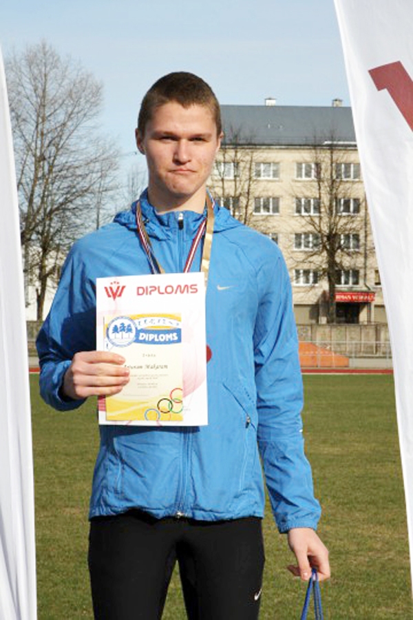 Artūrs Makars izcīnīja zelta medaļu U-18 vecuma grupā. 
Autors: Ritvars Raits, lat-athletics.lv