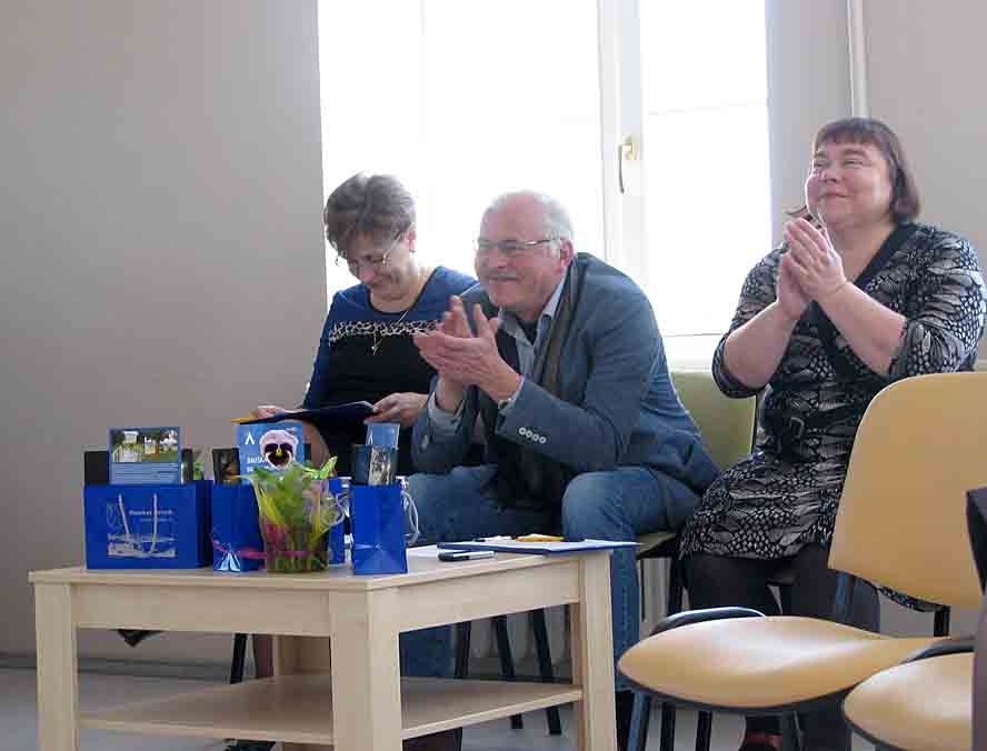 Zemgales reģiona skatuves runas konkursu un literāro uzvedumu skati vērtēja režisore Dace Liepeniece (no labās), aktieris Jānis Kaijaks un Valsts izglītības satura centra vecākā referente Dace Jurka.
Autors: Vilnis Auzāns