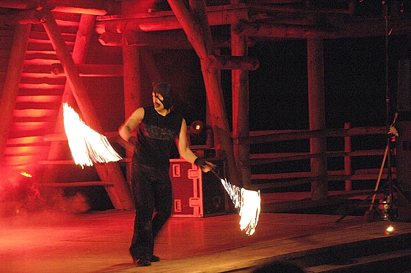 Pērn Valpurģu nakts apmeklētājus priecēja uguns šovs «Zvaigžņu lietus». Ko līdzīgu varēs baudīt arī šogad.
Autors: IVARS BOGDANOVS