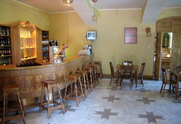 Visus ēdienus no 4.maija nesteidzoties varēs nobaudīt trīs īpašās vietās – atpūtas kompleksā «Miķelis», viesu nama «Bērzkalni» kafejnīcā un Mežotnes pils restorānā.