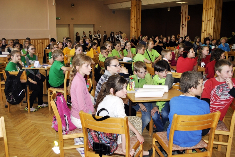 Zemgales skolēniem zināšanas bija jāpierāda erudīcijas uzdevumos un kapteiņu konkursā. 
Autors: Zane Gorškova