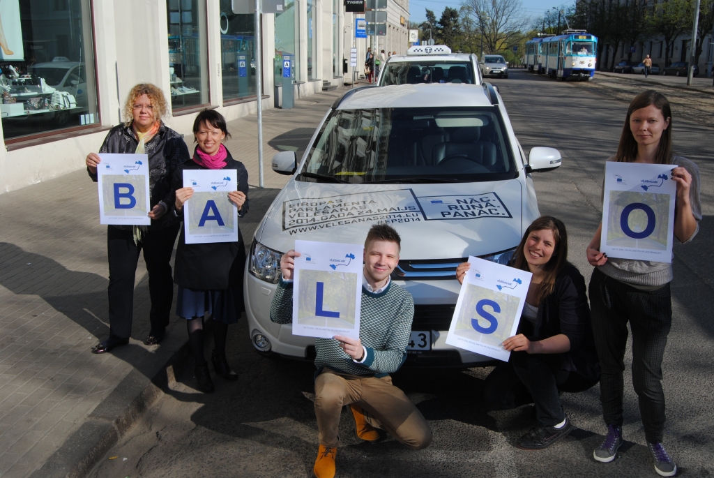 Eiropas Parlamenta (EP) Informācijas biroja Latvijā komanda, lai vēstītu par 24.maijā gaidāmajām EP vēlēšanām, kopš marta beigām ceļo «ABC tūrē» pa visu Latviju.
Autors: Eiropas Parlamenta Informācijas birojs Latvijā