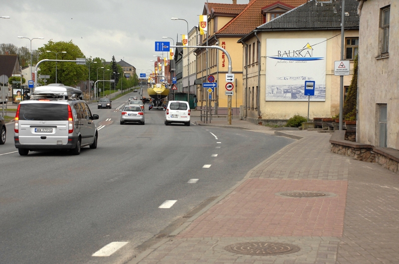 Šajā pieturvietā Bauskā, Kalna ielā, pasažieri jau var iekāpt starptautisko reisu autobusos.
Autors: Ivars Bogdanovs