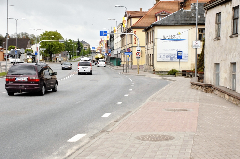 
Kalna ielā Bauskā, autobusu pieturvietā, pasažieri nu var iekāpt starptautisko reisu autobusos, lai dotos uz Lietuvu, Poliju vai Vāciju.
Autors: Foto – Ivars Bogdanovs