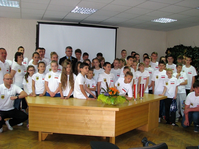 Uz Bausku atbraukuši 53 Ripinas skolu jaunieši, kā arī desmit pedagogu. 
Autors: Vilnis Auzāns