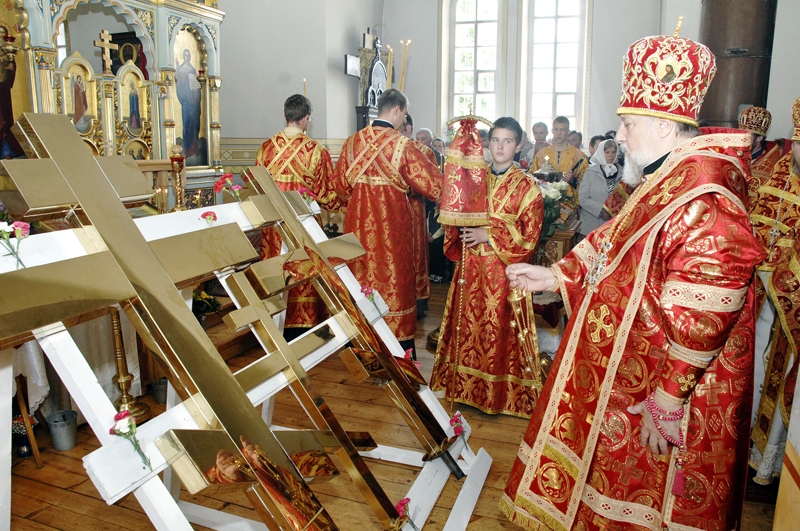 Bauskas pareizticīgo dievnamā svētdien notika kupolu krustu iesvētīšana jaunbūvējamai Iecavas Vissvētās Dievmātes piedzimšanas baznīcai.
Autors: Ivars Bogdanovs
