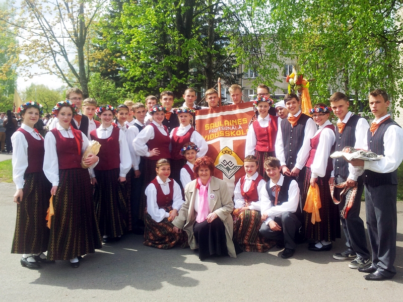 Saulaines profesionālās vidusskolas audzēkņi piedalījās uzvedumā «Dabas ritums». 
Autors: no skolas arhīva