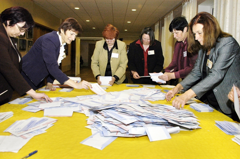Bauskas novadā 2009. gadā Eiroparlamenta un novadu pašvaldību vēlēšanās pilsoņu aktivitāte bija 44,07 procenti, kūtrāka nekā Latvijā vidēji (52,46%). Cik aktīvi vēlētāji būs 2014. gada Eiroparlamenta vēlēšanās?
Autors: Foto no «Bauskas Dzīves» arhīva.