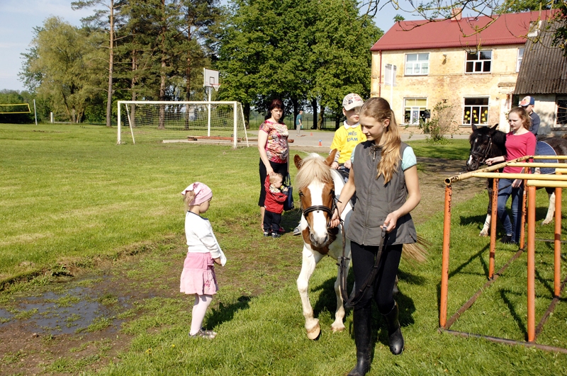 Dārza svētkos «Mēs esam» Pamūšas internātpamatskolā notika dažādas aizraujošas aktivitātes.
Autors: Ivars Bogdanovs