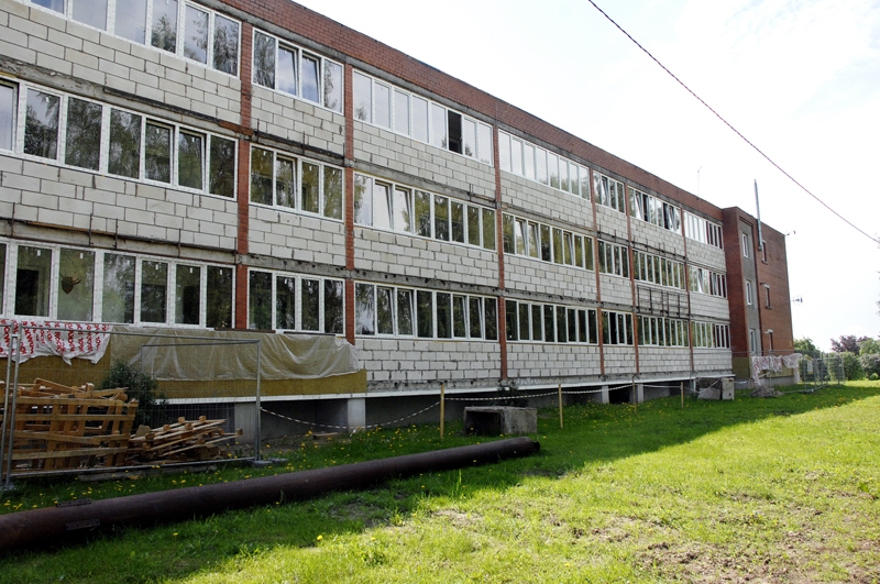 Līvānu ielas 1. mājā Ceraukstē sākta ēkas sienu siltināšana.
Autors: Foto – Ivars Bogdanovs