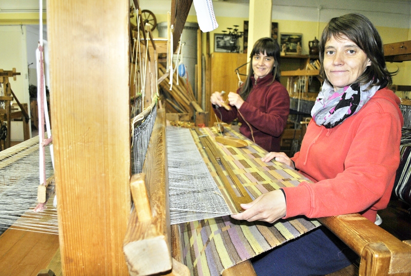 Dvīņumāsām Evijai Švecai un Ingūnai Naikai stelles pavērušas jaunu pasauli, kas vienlīdz pievilcīga ir abām. 
Autors: Foto – Māris Krūmiņš