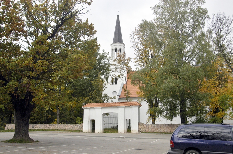 Luterāņu baznīcā pirmā izstāde bija Iecavas jubilejai veltītā zvanu kolekcija. Tad arī kļuva skaidrs, ka ik vasaru neapdzīvoto telpu var izmantot dažādu ekspozīciju iekārtošanai.
Autors: Foto – Uldis Varnevičs