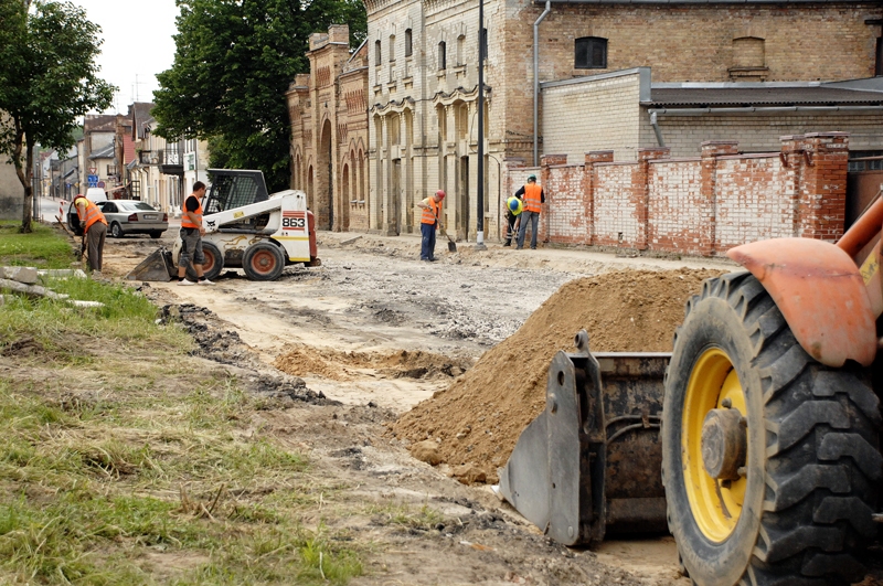 Bauskā SIA «Viona» strādā Rīgas ielas rekonstrukcijā.
Autors: Foto – Ivars Bogdanovs