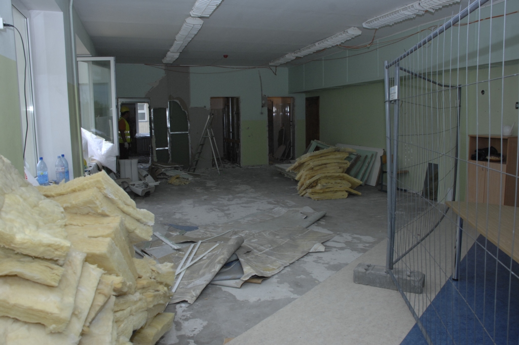 Bauskas sākumskolā remonts jau rit. SIA «Starbag» šeit un arī ģimnāzijas ēkā darbi jāveic miljona eiro vērtībā. 
Autors: Ivars Bogdanovs