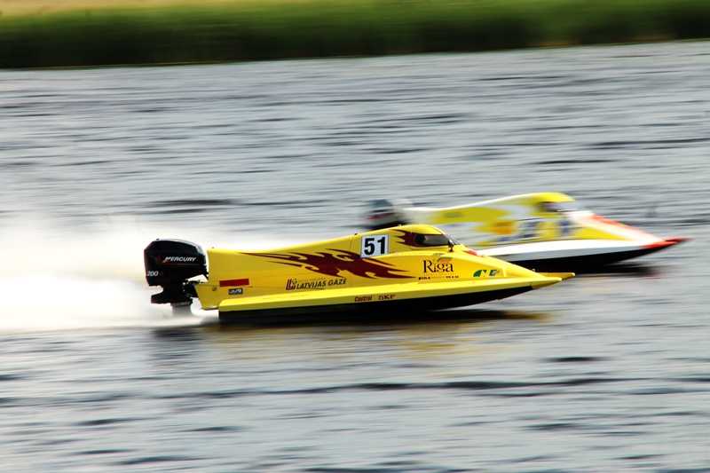 Uvja Slaktera «Formula 2» klases laiva bija visātrākā.
Autors:  Foto – Uldis Varnevičs