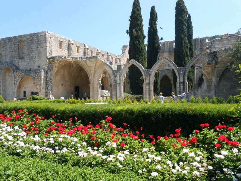 Abatijas Belapaidā saglabātās sienas, kas ir netālu no Kirēnijas. Šajā ciemā pagājušā gadsimta piecdesmitajos gados māju sev uzcēlis un dzīvojis rakstnieks Lorenss Darels.
Autors: no personiskā albuma