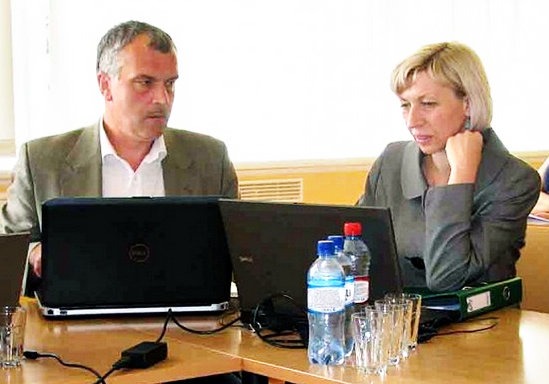 Deputātus nepārliecina. Bauskas novada domes izpilddirektoram Jānim Kalinkam un viņa vietniecei Inetai Ruhockai neizdevās pārliecināt deputātus par iekšējā auditora amata vietas nepieciešamību pašvaldībā.
Autors: Foto – Vilnis Auzāns